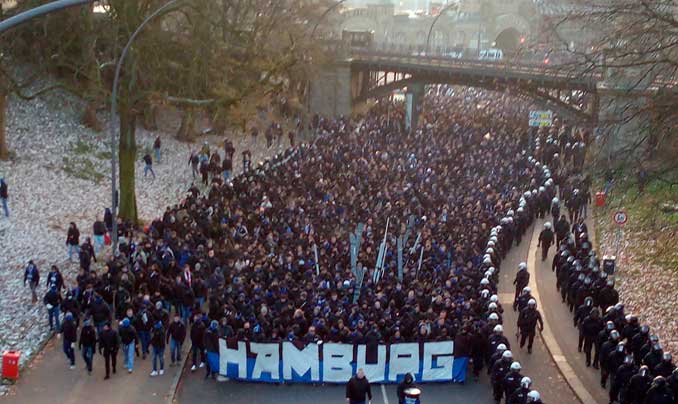 HSV-Fanmarsch-stadtderby