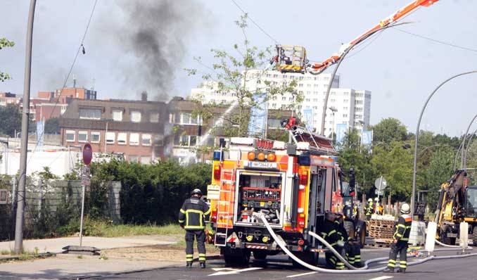 feuer-billbrook-lagerhalle-august