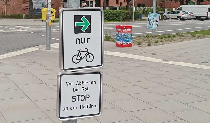 gruener-pfeil-radfahrer